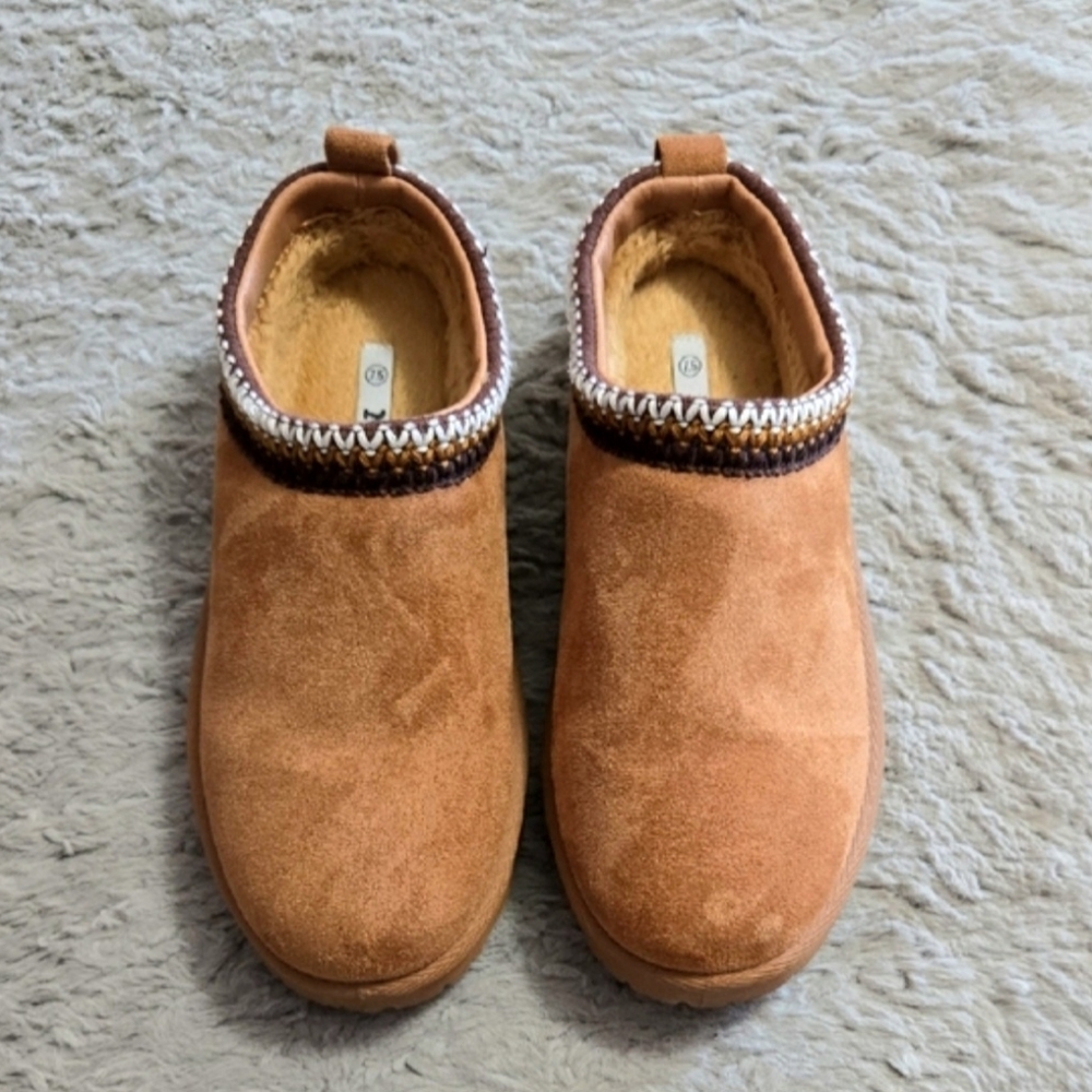 Mudd slip on tan potato winter shoes size 7.5